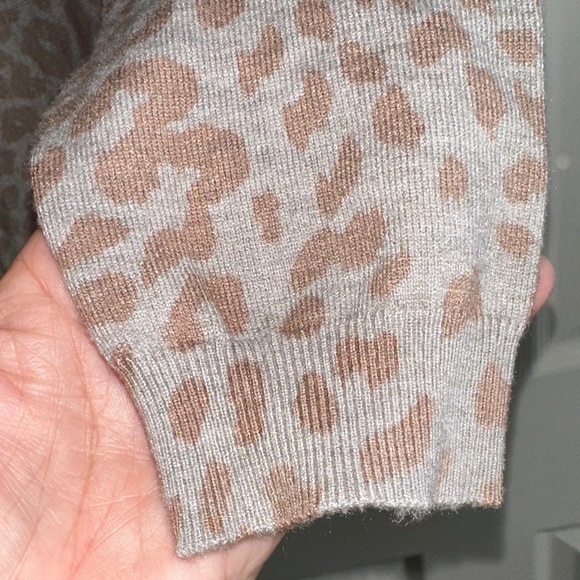 Entro Gray and Brown Leopard Print Long Sleeve Top - Picture 4 of 5